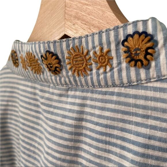 Anthropologie Pilcro Front Button Floral Embroidered Long Sleeve Top in Size XS - Picture 5 of 9